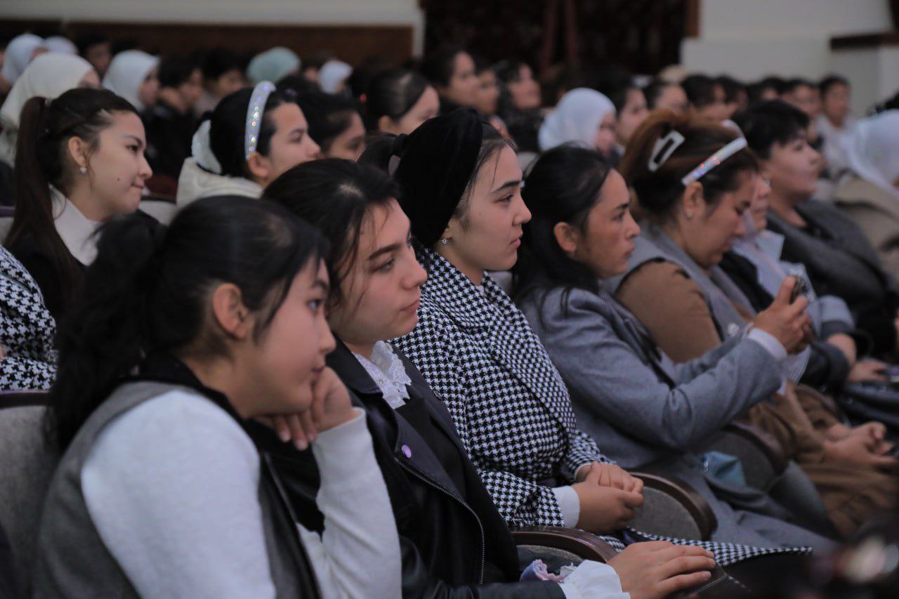 Namangan davlat pedagogika instituti talabalari uchun spektakl namoyish etildi