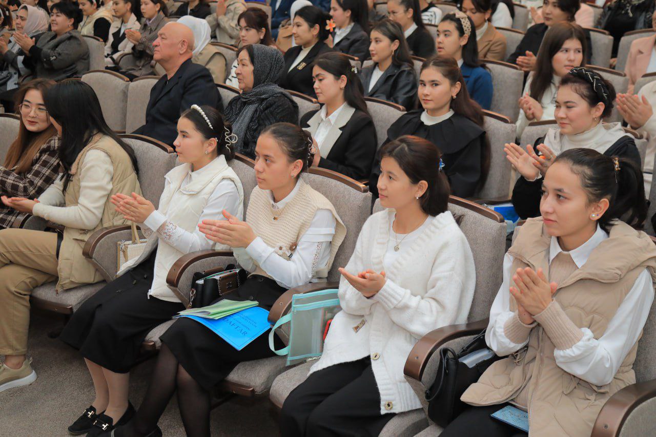 Namangan davlat pedagogika instituti talabalari uchun spektakl namoyish etildi