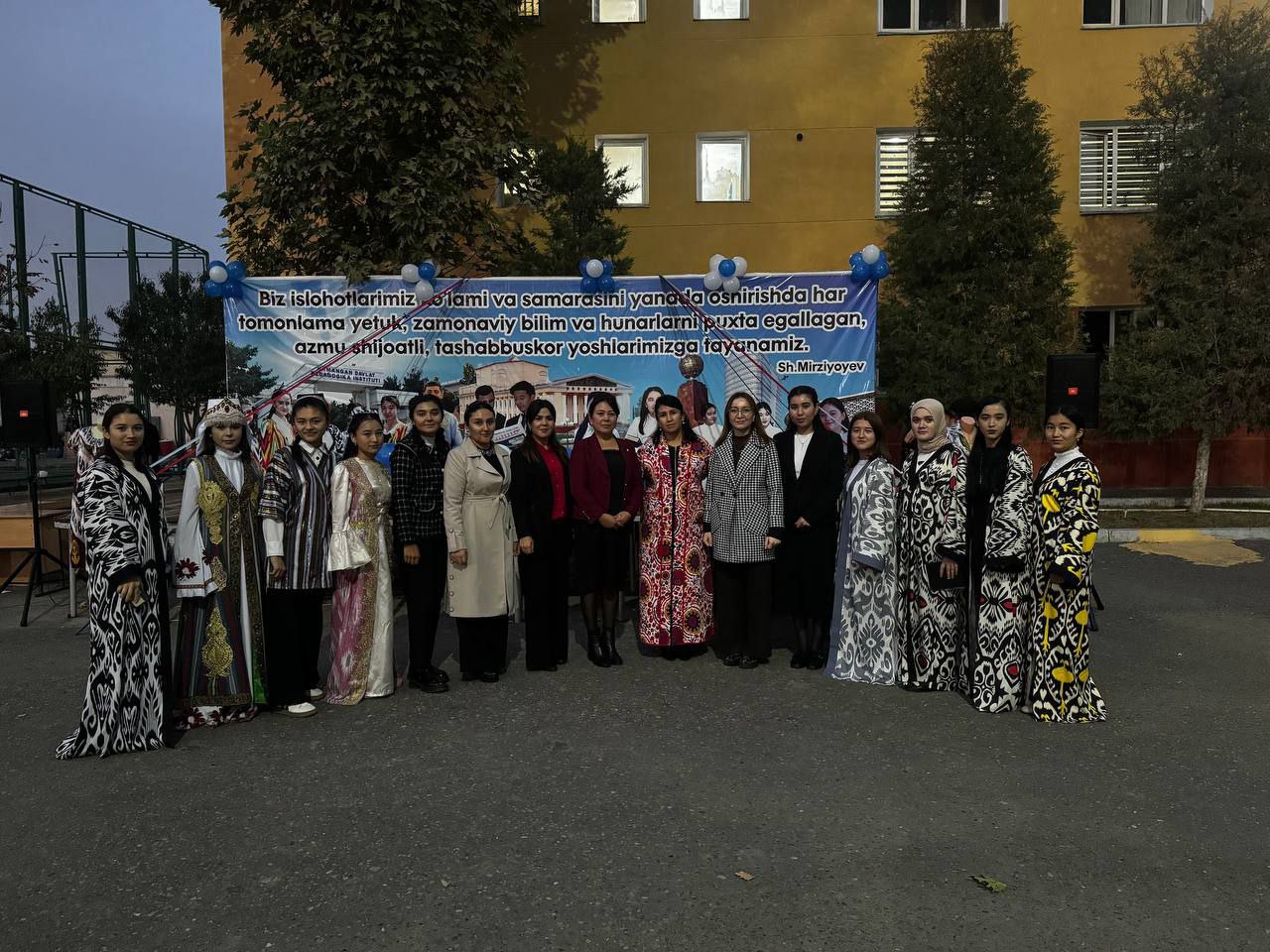 Talabalar turar joyida “Biz O’zbekistonning baxtli yoshlarimiz" nomli tadbir o'tkazildi.