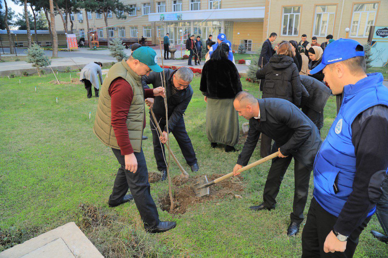 "Yashil makon" loyihasi doirasida institut prorektorlari, professor-oʻqituvchilari, xodimlar hamda talaba-yoshlar faol ishtirok etishdi.