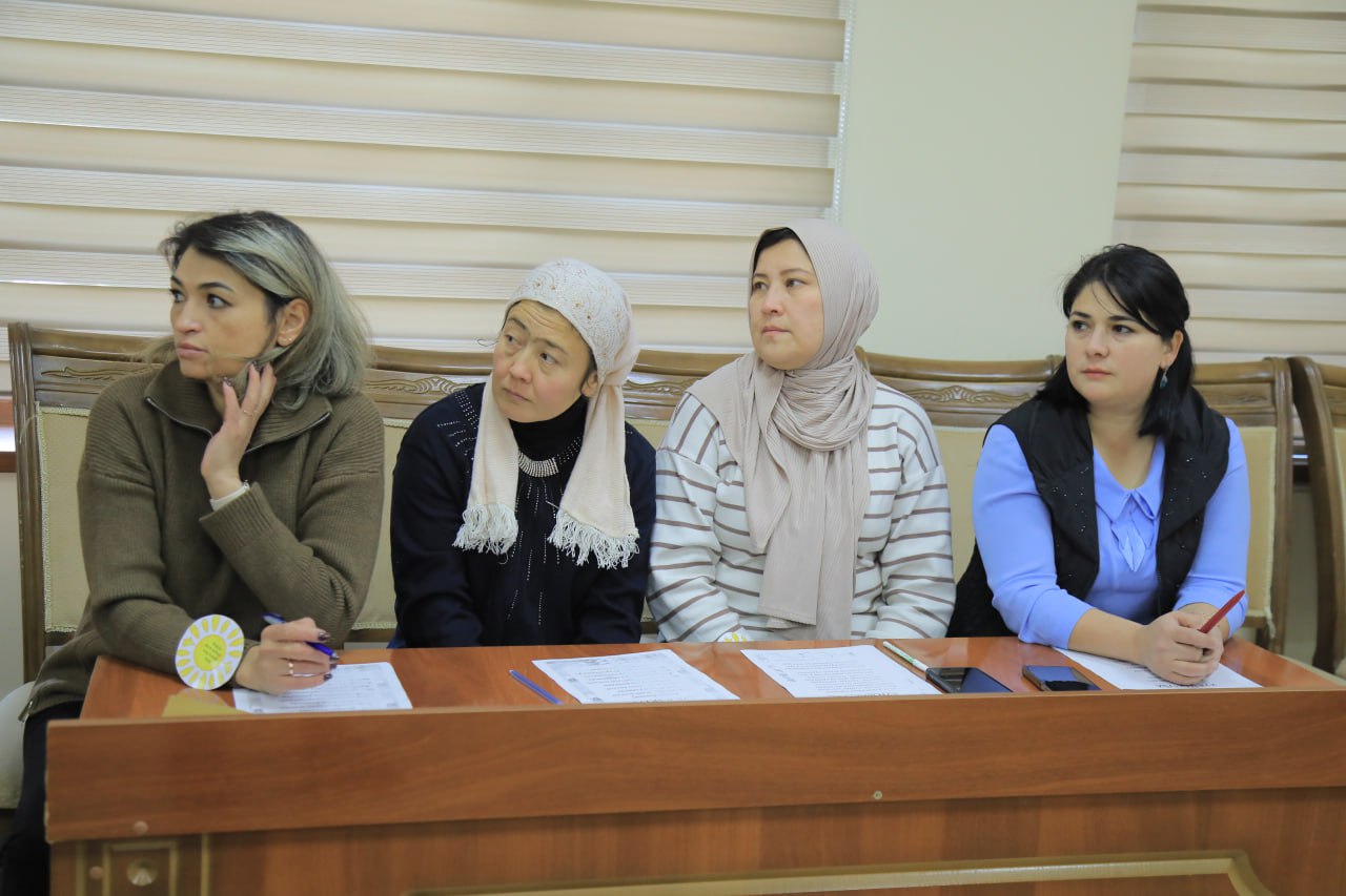 "Stressiz hayot go'zal, alvido stress yoxud ruxiy xalovat sirlari" nomli psixologik trening tashkil etildi.