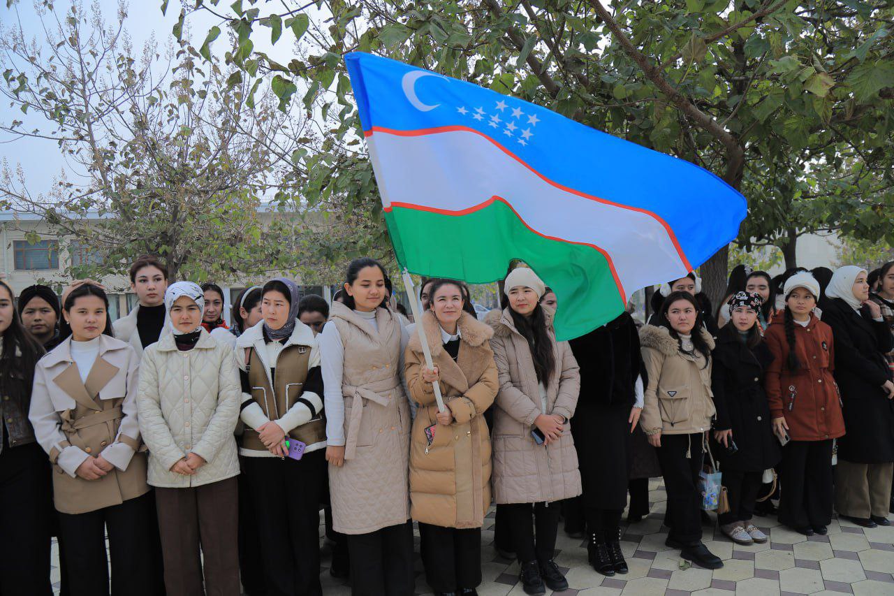 “Muqaddasdir Millat bayrogʻi!” shiori ostida madaniy-maʼrifiy tadbir oʻtkazildi.