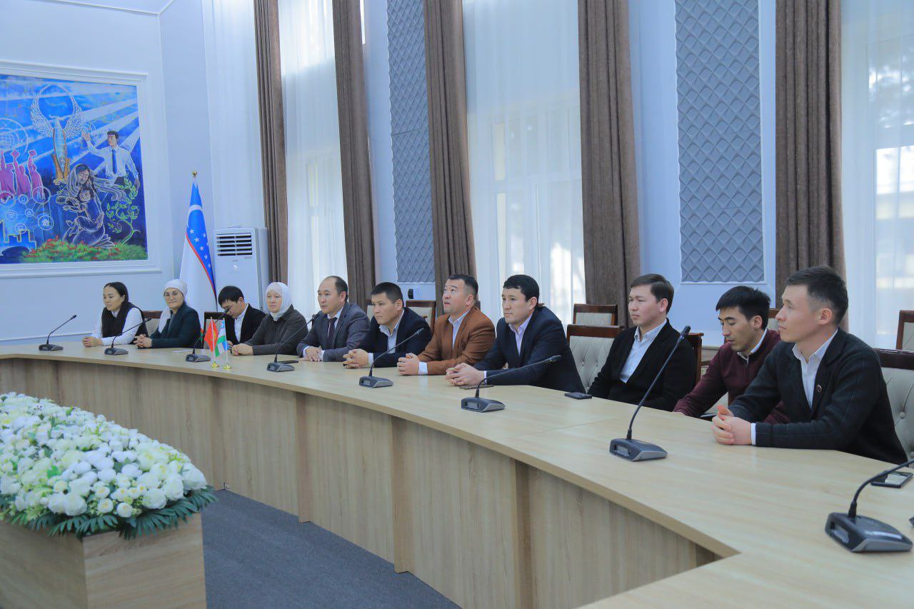 Namangan Davlat Pedagogika Institutida O‘sh Davlat Universiteti Professor-o‘qituvchilari Bilan Uchrashuv Bo‘lib O‘tdi