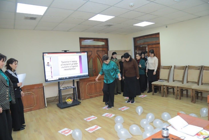 “Tyutorlarning kasbiy stresslarini yengish usullarini o'rgatish mexanizmlari” nomli psixologik trenin