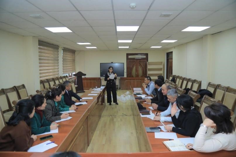 “Tyutorlarning kasbiy stresslarini yengish usullarini o'rgatish mexanizmlari” nomli psixologik trenin