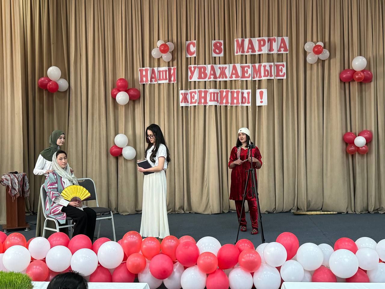"Xalqaro xotin-qizlar kuni" munosabati bilan bayram dasturi tashkil etildi.