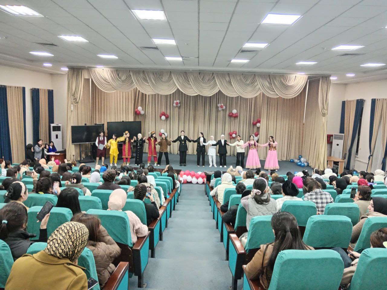 "Sen baribir muqaddassan, muqaddas ayol" bayram tadbiri oʻtkazildi.