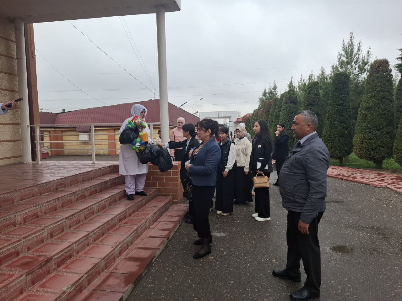 Bizdan faqat mehr-muhabbat, yaxshilik qoladi...