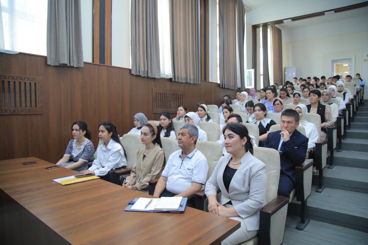 Institut Faxriy professori  Safo Matjon bilan uchrashuv