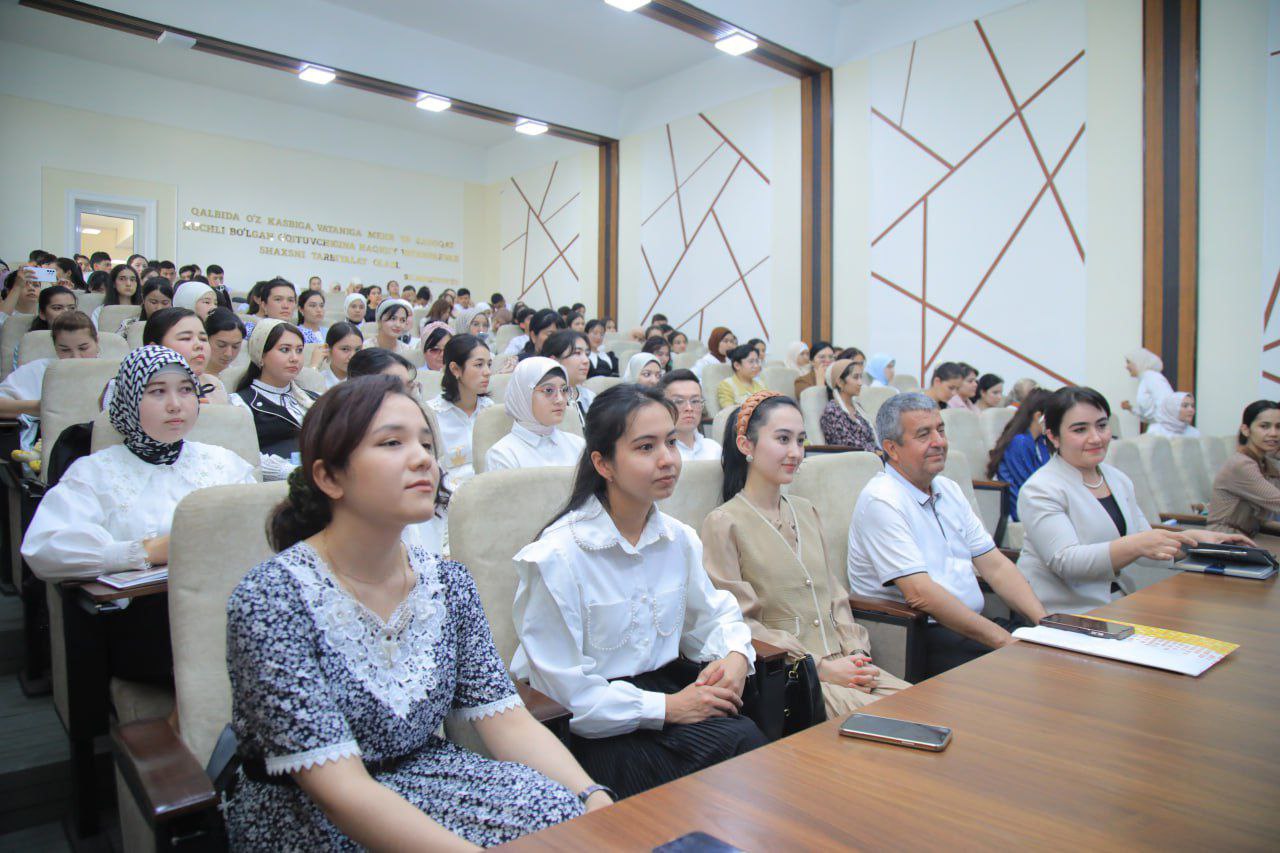 Institut Faxriy professori  Safo Matjon bilan uchrashuv