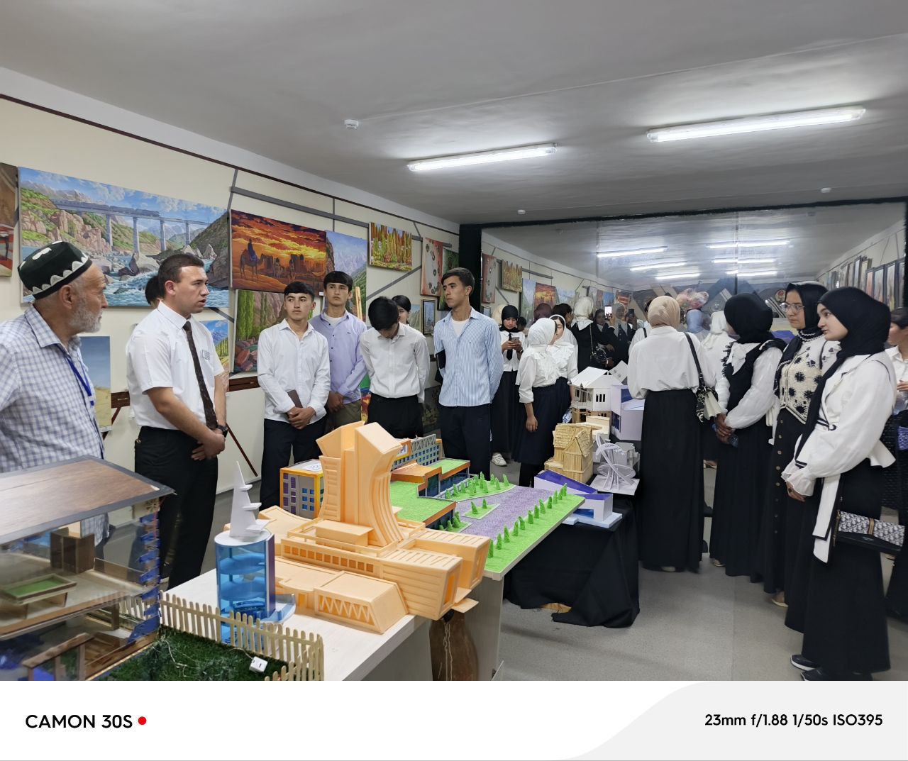 "Ochiq eshiklar" kuni davom etmoqda