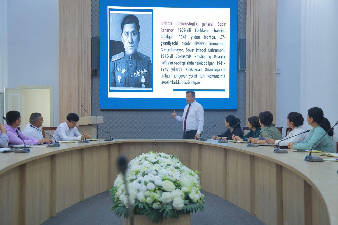 Namangan davlat pedagogika institutda "Nomingiz dillarda mangu yashaydi" mavzusida jasorat tarixi darsi o'tildi