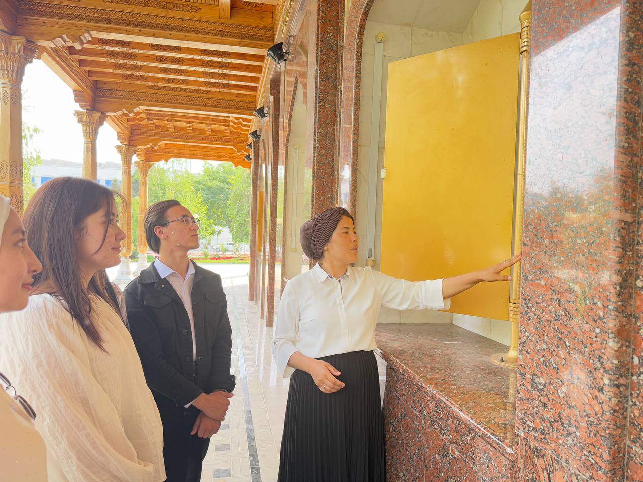 AJDODLARNI XOTIRLASH, KEKSALARNI E'ZOZLASH — YUKSAK INSONIY FAZILAT