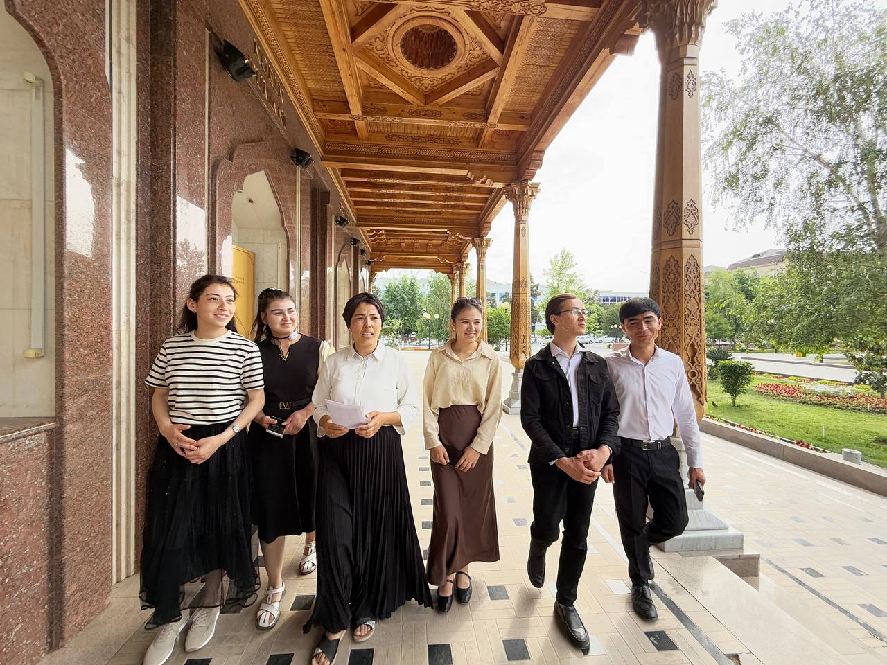 AJDODLARNI XOTIRLASH, KEKSALARNI E'ZOZLASH — YUKSAK INSONIY FAZILAT