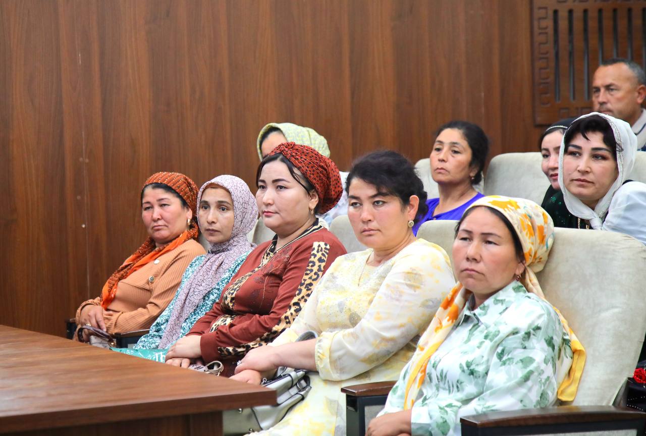 IJTIMOIY FANLAR FAKULTETIDA OTA-ONALAR BILAN UCHRASHUV