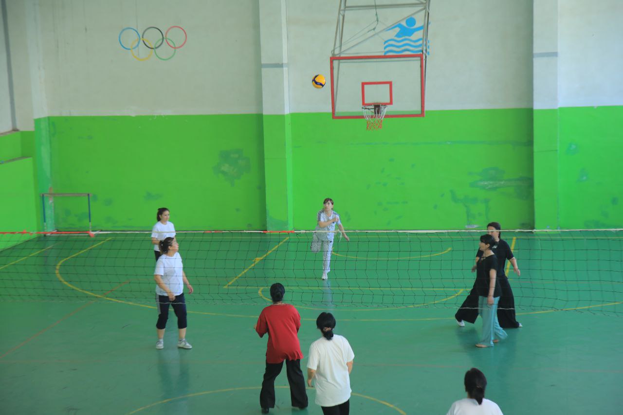 NamDPIda "Xotira turniri" doirasida ayollar oʻrtasida voleybol musobaqasiga start berildi