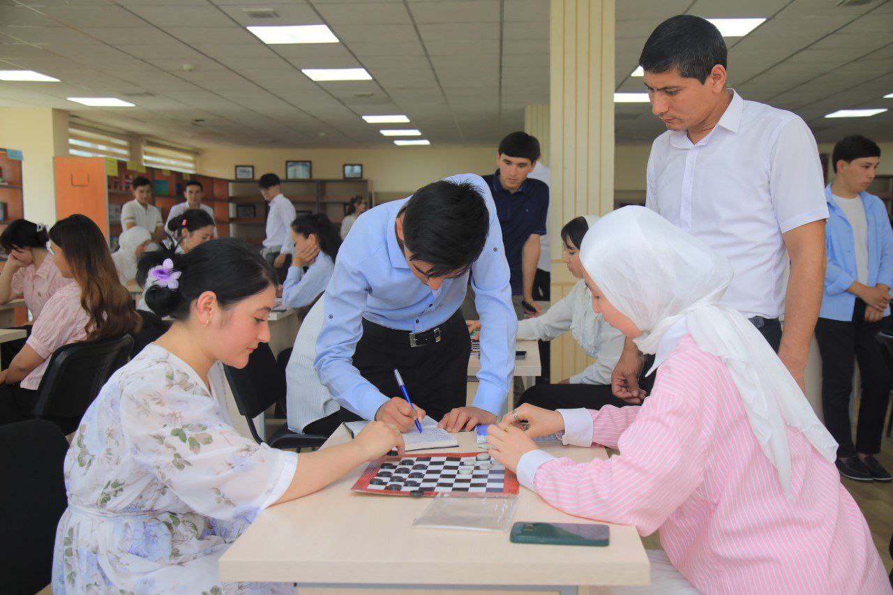 "Intellektual olimpiada" turniri doirasida sportning shaxmat va shashka turlari bo'yicha musobaqa tashkil etildi.