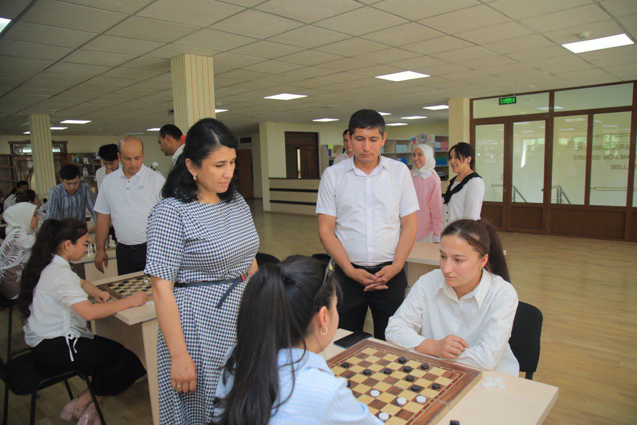 "Intellektual olimpiada" turniri doirasida sportning shaxmat va shashka turlari bo'yicha musobaqa tashkil etildi.