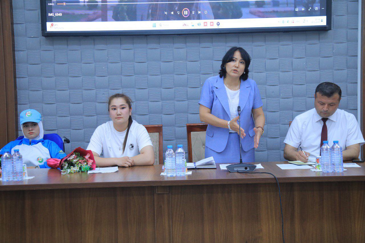 "SOGʻLOM AYOL — YANGI OʻZBEKISTON TAYANCHI" talaba-qizlar va chempion xotin-qizlar uchrashuvi