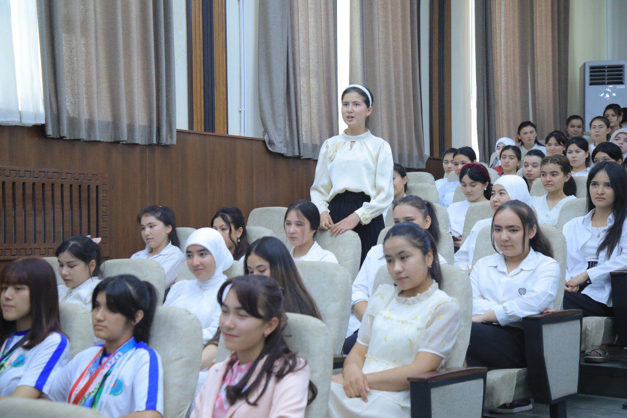 "SOGʻLOM AYOL — YANGI OʻZBEKISTON TAYANCHI" talaba-qizlar va chempion xotin-qizlar uchrashuvi