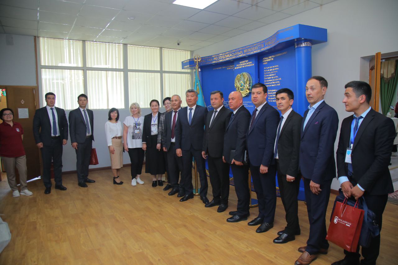 NamDPI delegatsiya a'zolari "Balashaq" akademiyasida