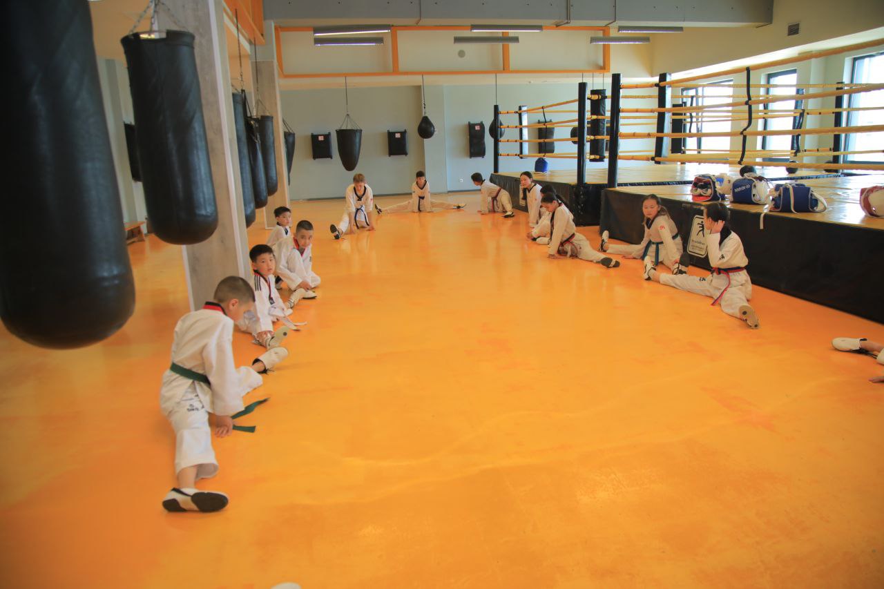 NamDPI delegatsiya a'zolari "Balashaq" akademiyasida