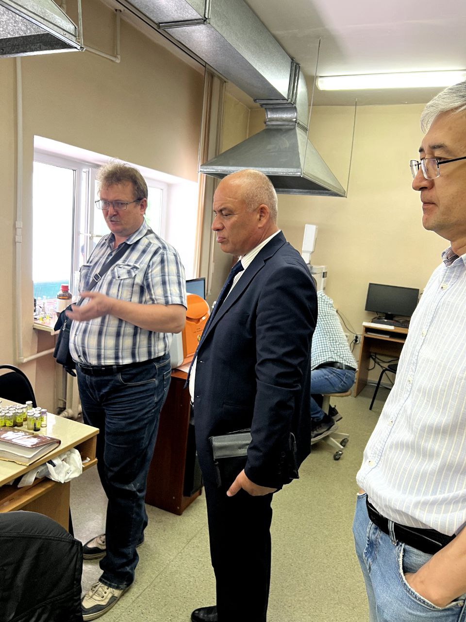 Fanda erishilayotgan yutuqlar: NamDPI vakillari kimyo fakultetida