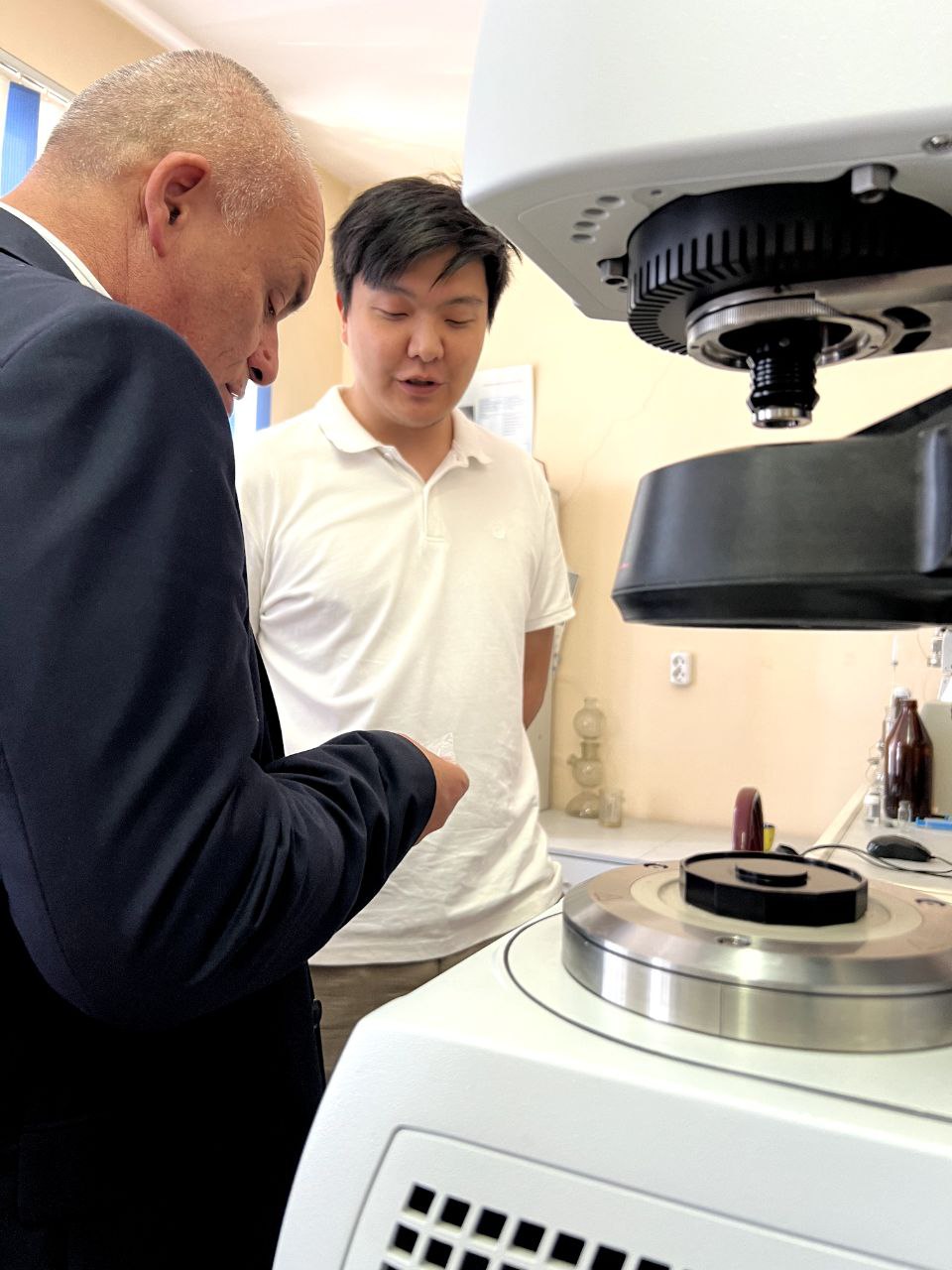 Fanda erishilayotgan yutuqlar: NamDPI vakillari kimyo fakultetida