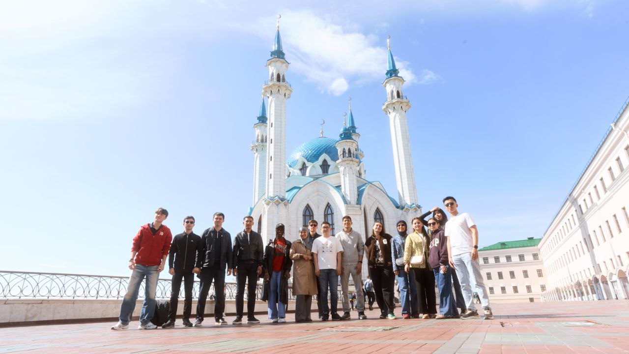 "Rossiya – Islom olami: KazanForum 2025" forumida NamDPI talabasi ishtirok etdi.