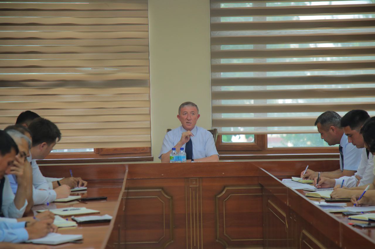 "Yoshlar bilan ishlash ma'naviy-ma'rifiy sohada ustuvor vazifalar" mavzusida davra suhbati bo'lib o'tdi.