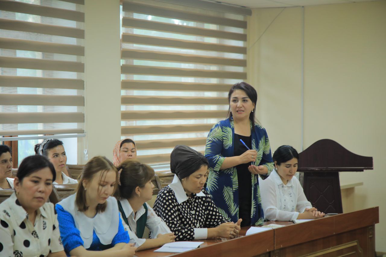 "Yoshlar bilan ishlash ma'naviy-ma'rifiy sohada ustuvor vazifalar" mavzusida davra suhbati bo'lib o'tdi.