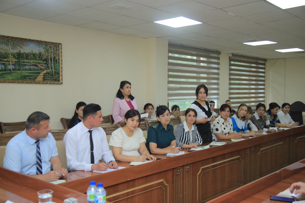 "Yoshlar bilan ishlash ma'naviy-ma'rifiy sohada ustuvor vazifalar" mavzusida davra suhbati bo'lib o'tdi.