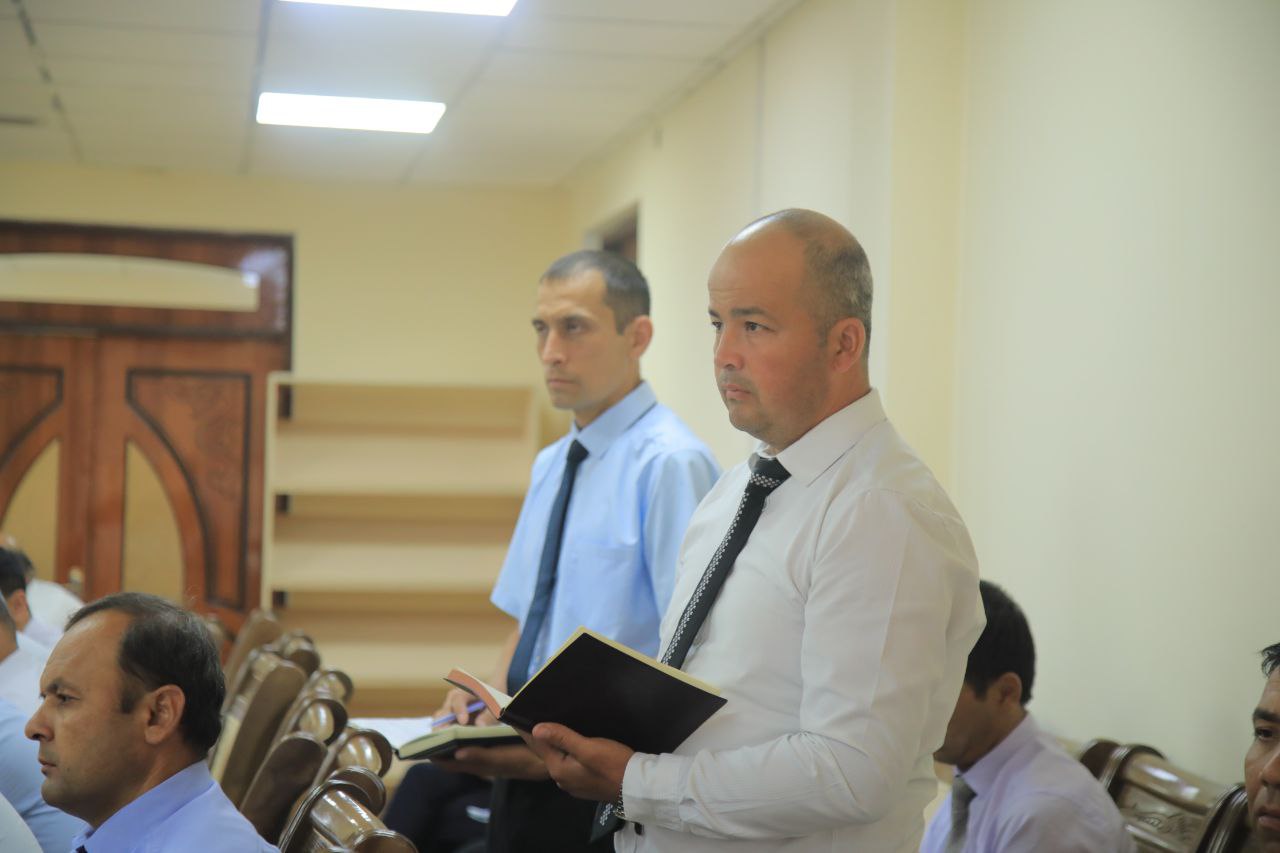 "Yoshlar bilan ishlash ma'naviy-ma'rifiy sohada ustuvor vazifalar" mavzusida davra suhbati bo'lib o'tdi.