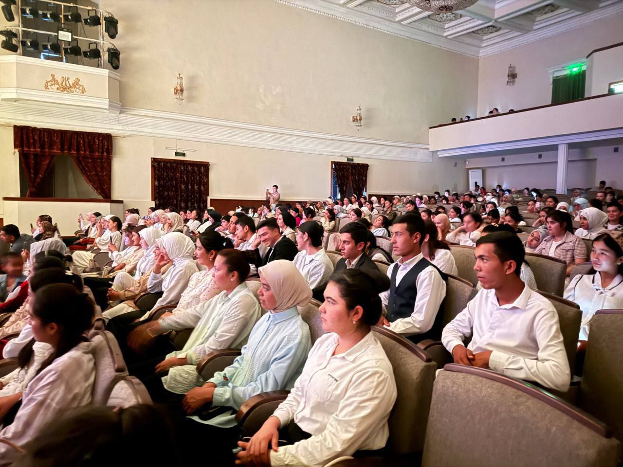 NamDPI talabalari uchun spektakl namoyish etildi