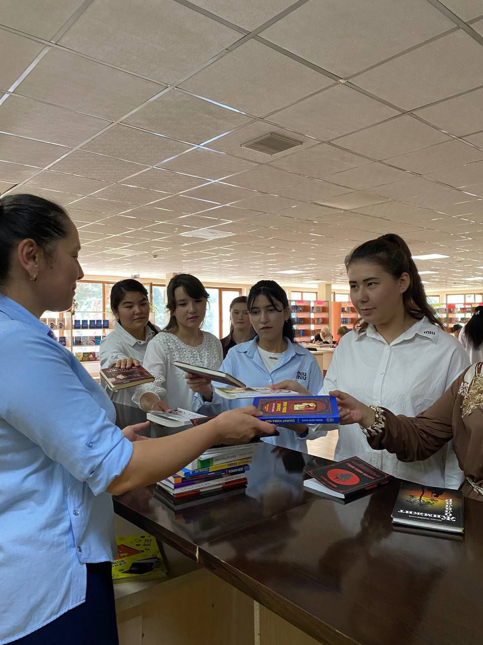 NamDPIda "Kitoblar ulashamiz" chellenji davom etmoqda