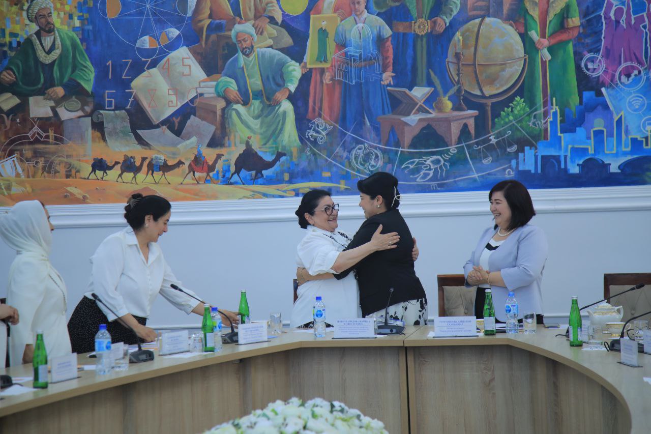 AYOL VA JAMIYAT: YANGICHA QARASH, YANGICHA NIGOH, YANGI MAQSADLAR SARI