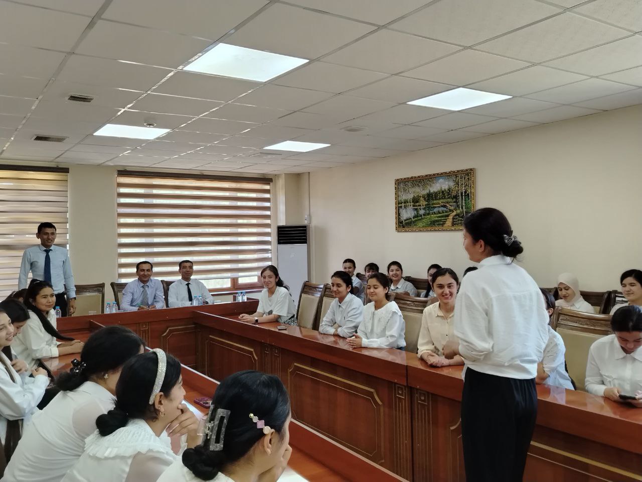 ”Stress va uni boshqarish usullari” mavzusida psixologik trening tashkil etildi.