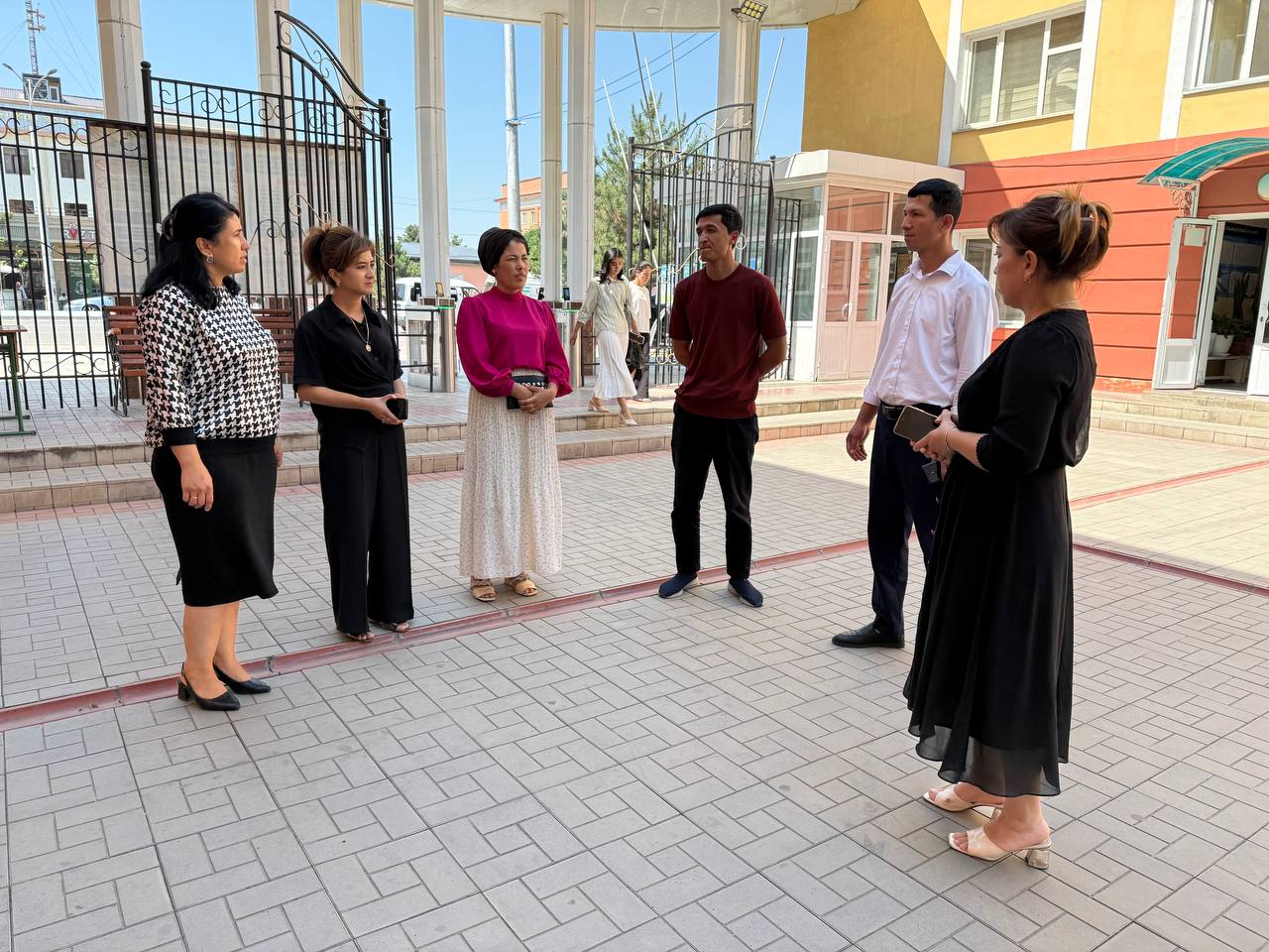 TALABALAR VAQTINI QANDAY OʻTKAZMOQDA?