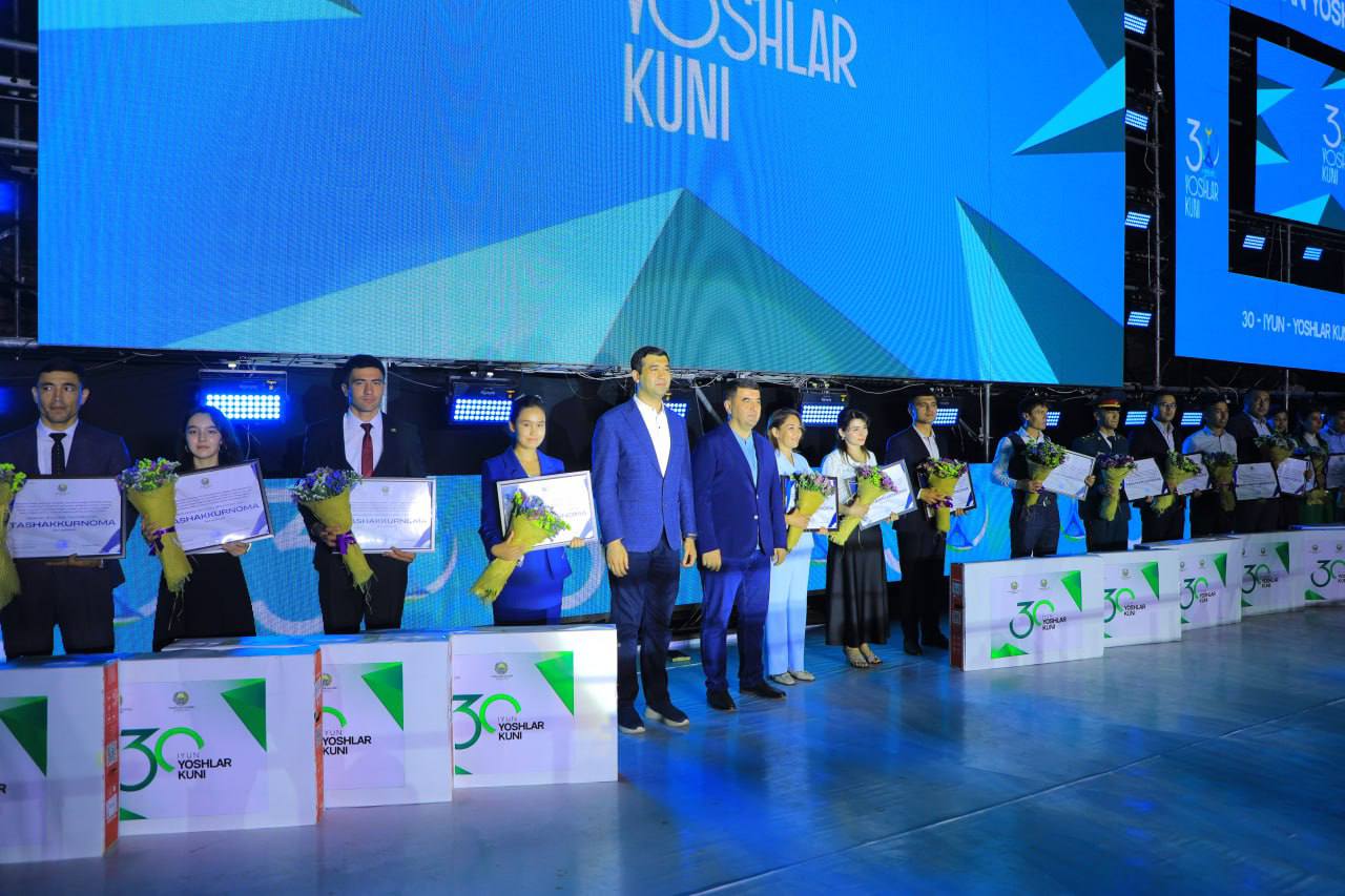 "Yoshlar oyligi" doirasida NamDPI talabasi taqdirlandi