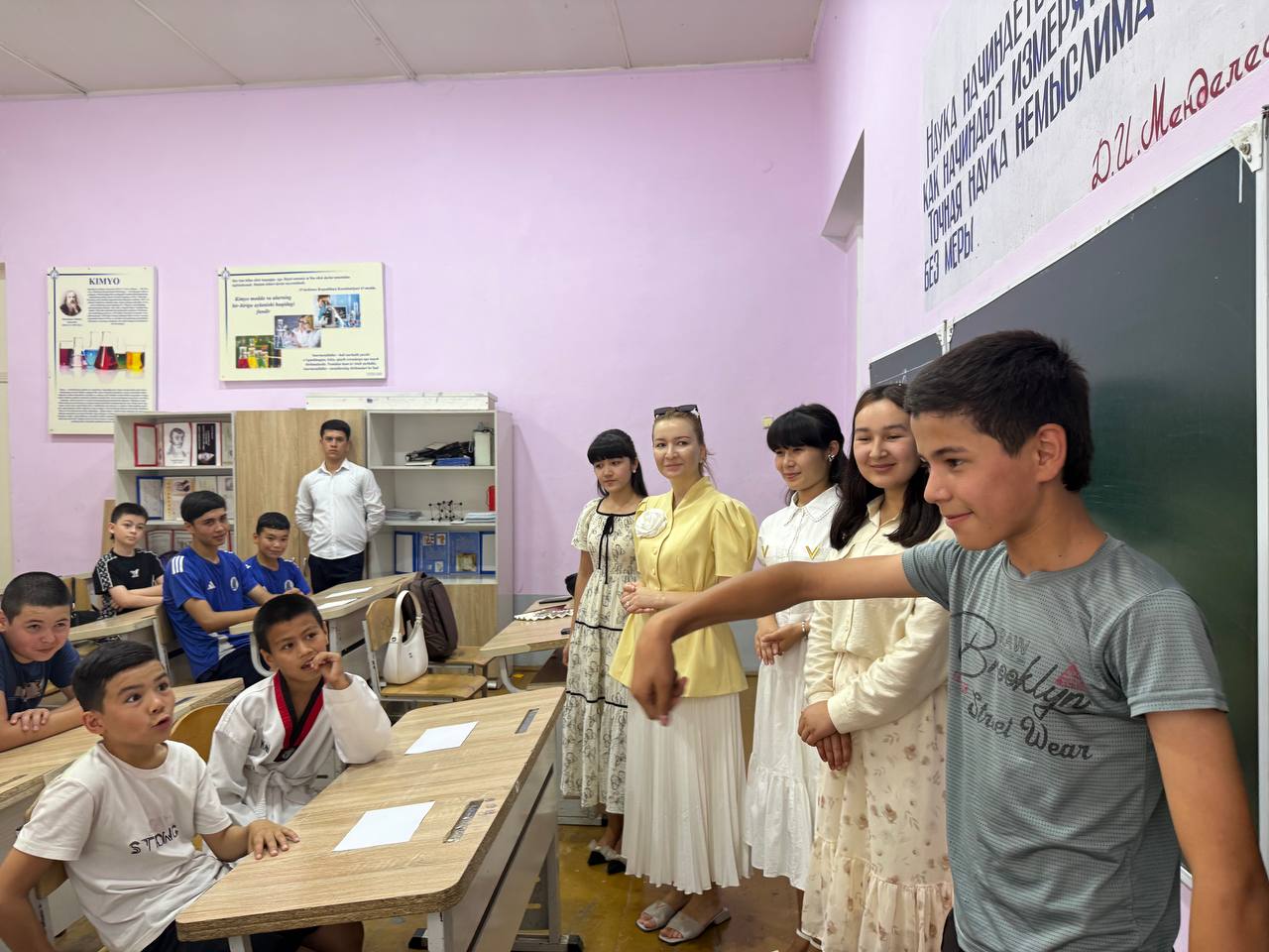 Oʻrgatamiz, oʻrganamiz: NamDPI va maktab hamkorligi davom etmoqda