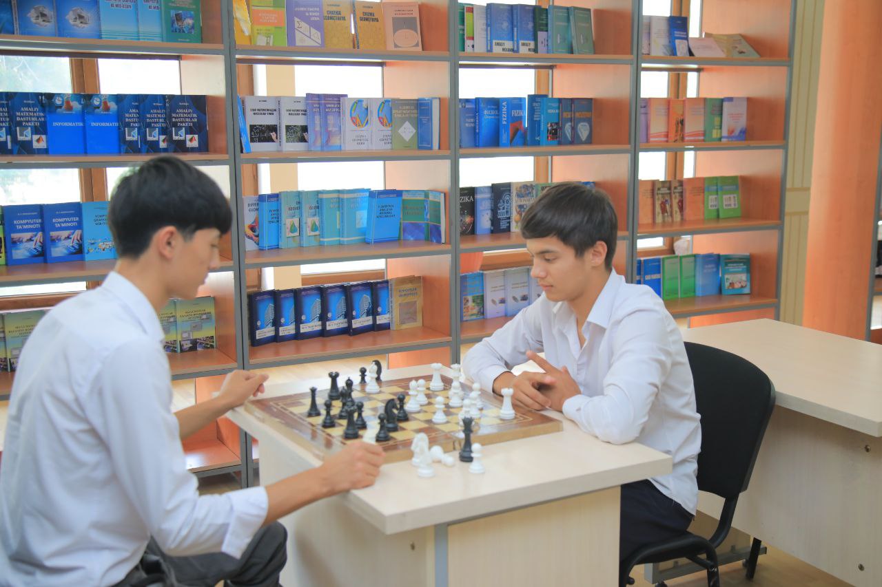NamDPIda “Dolzarb 90 kun” loyihasi doirasida shaxmat-shashka musobaqasi oʻtkazildi