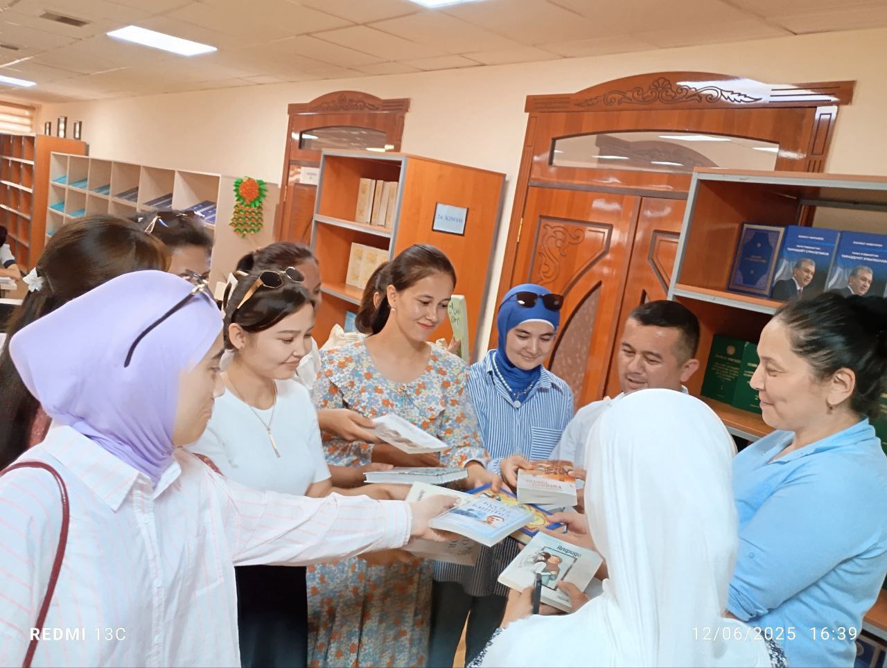 NamDPIda "Kitoblar ulashamiz" chellenji davom etmoqda