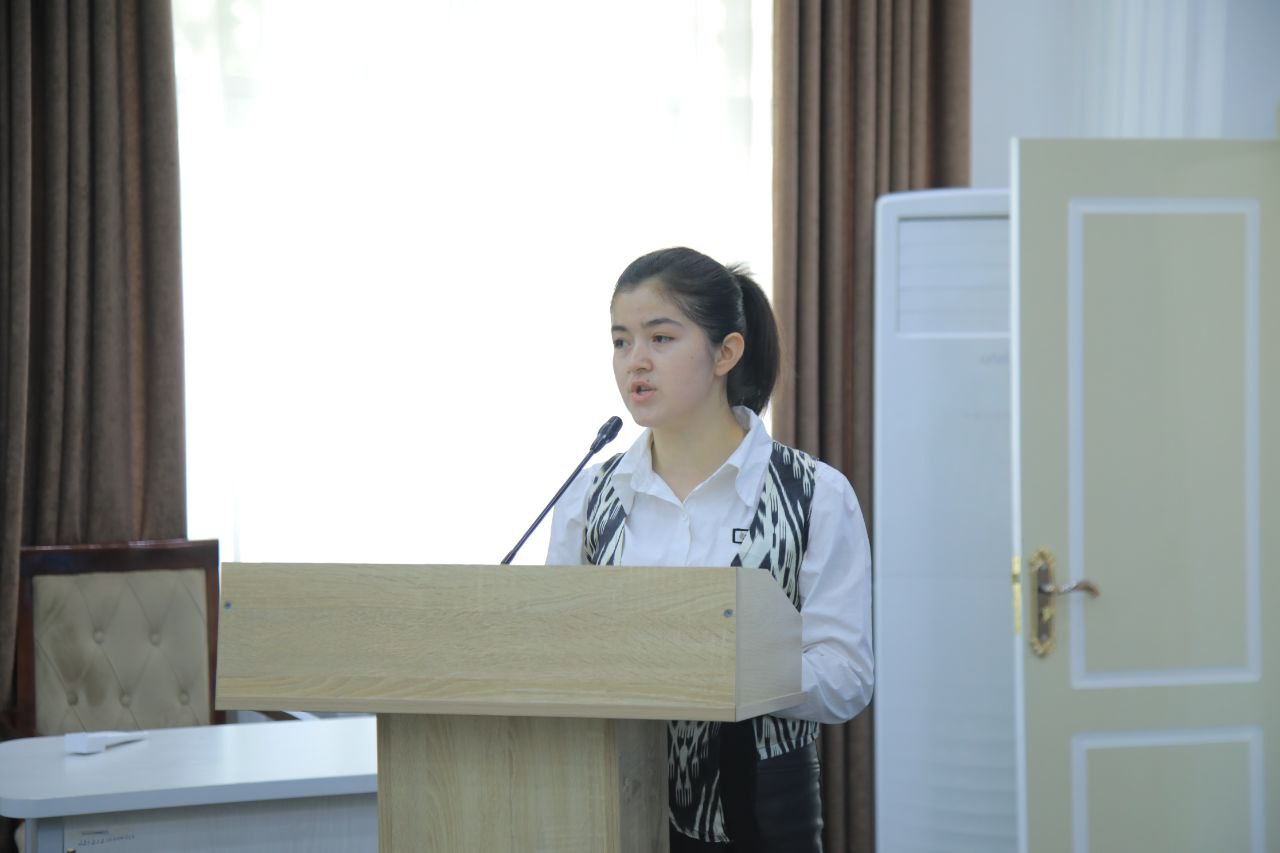 TIL TA'LIMIDAGI YANGI TENDENSIYALAR: MUAMMO VA YECHIMLAR MUHOKAMADA