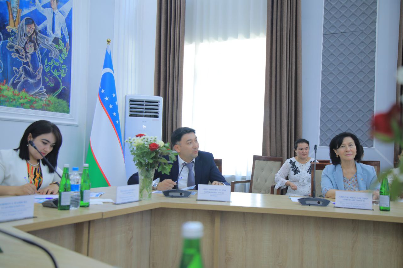 TIL TA'LIMIDAGI YANGI TENDENSIYALAR: MUAMMO VA YECHIMLAR MUHOKAMADA