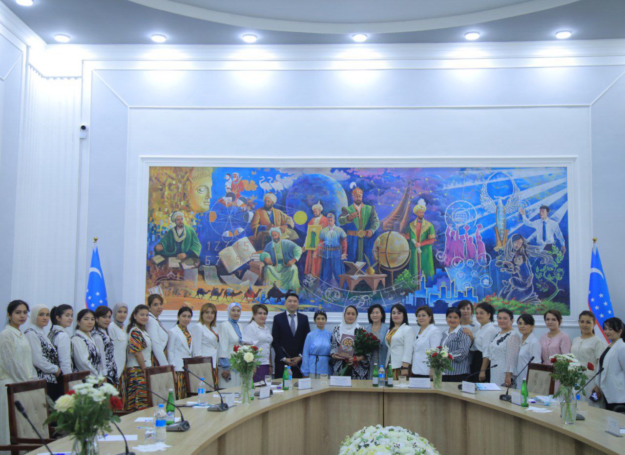 TIL TA'LIMIDAGI YANGI TENDENSIYALAR: MUAMMO VA YECHIMLAR MUHOKAMADA