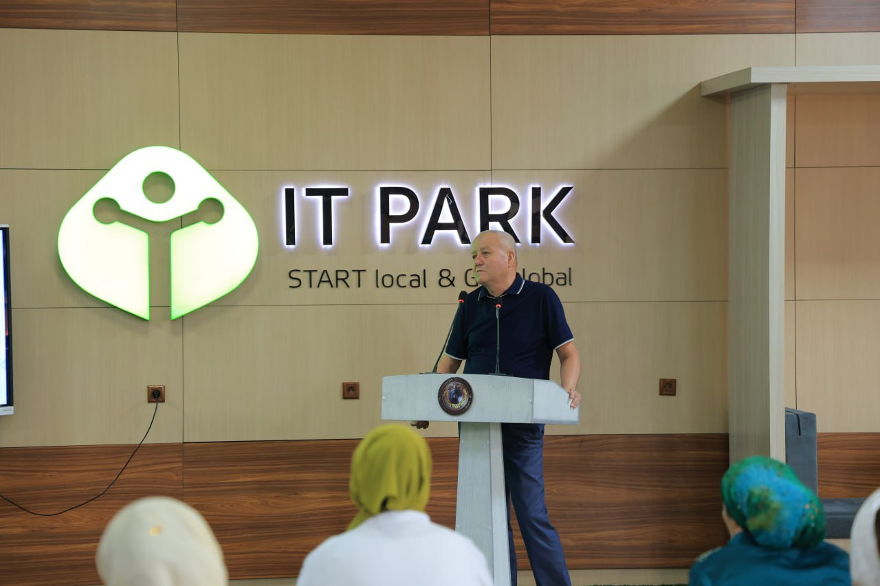 “Zamonaviy psixologiyada muammolarga yechim va bugungi kun muammolari” mavzusida seminar-trening o‘tkazildi