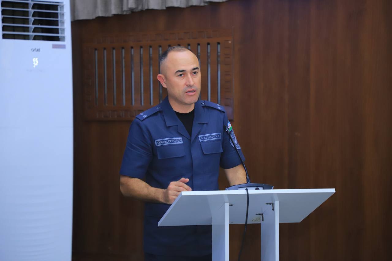 Bitiruvchilar bilan ochiq muloqot