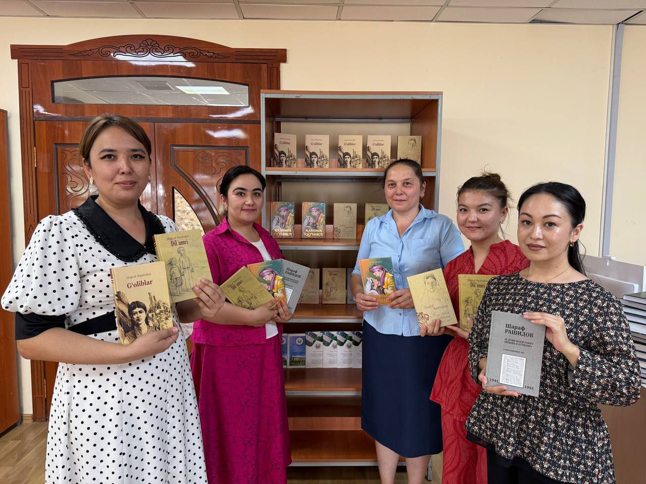 NamDPIga Sharof Rashidov nomidagi Xalqaro jamoat fondi tomonidan kitoblar sovg‘a qilindi!