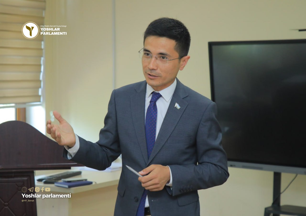 “Faollar jamoasi” va Yoshlar maslahat guruhi a’zolari uchun o'quv-seminarlari tashkil etildi.