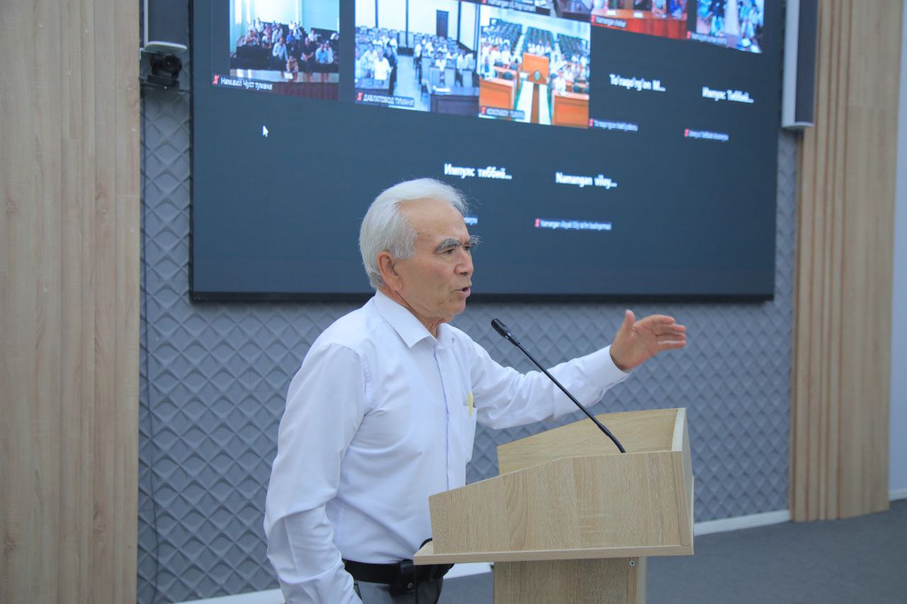 NamDPIda "Buyuklar haqida 100 ta dalil" kitobi taqdimoti  bo‘lib o‘tdi